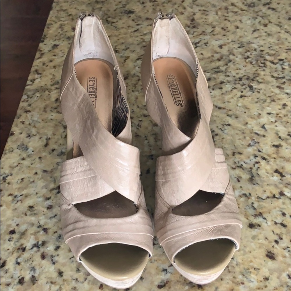 Seychelles Wedges - Picture 2 of 9